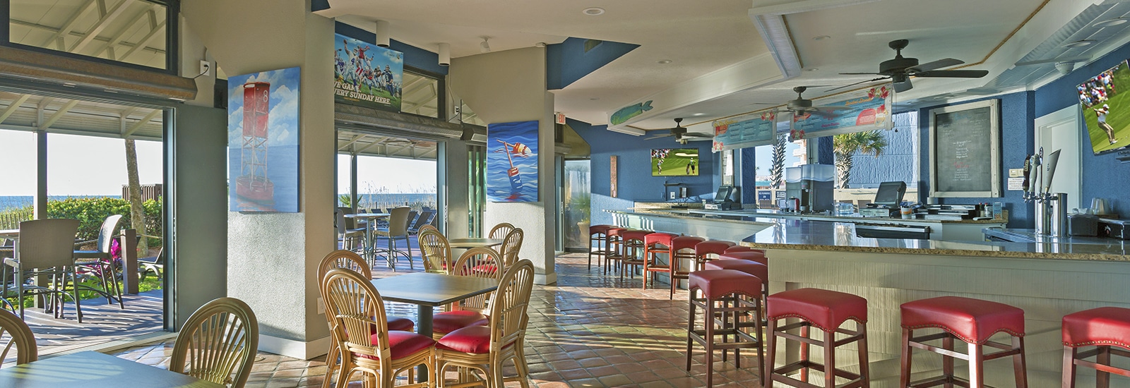 Ocean Reef Banana Boat Lounge Overview